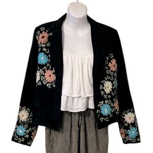 Persaman New York Black Embroidered Floral Velvet Button Down Boho Crop Blazer